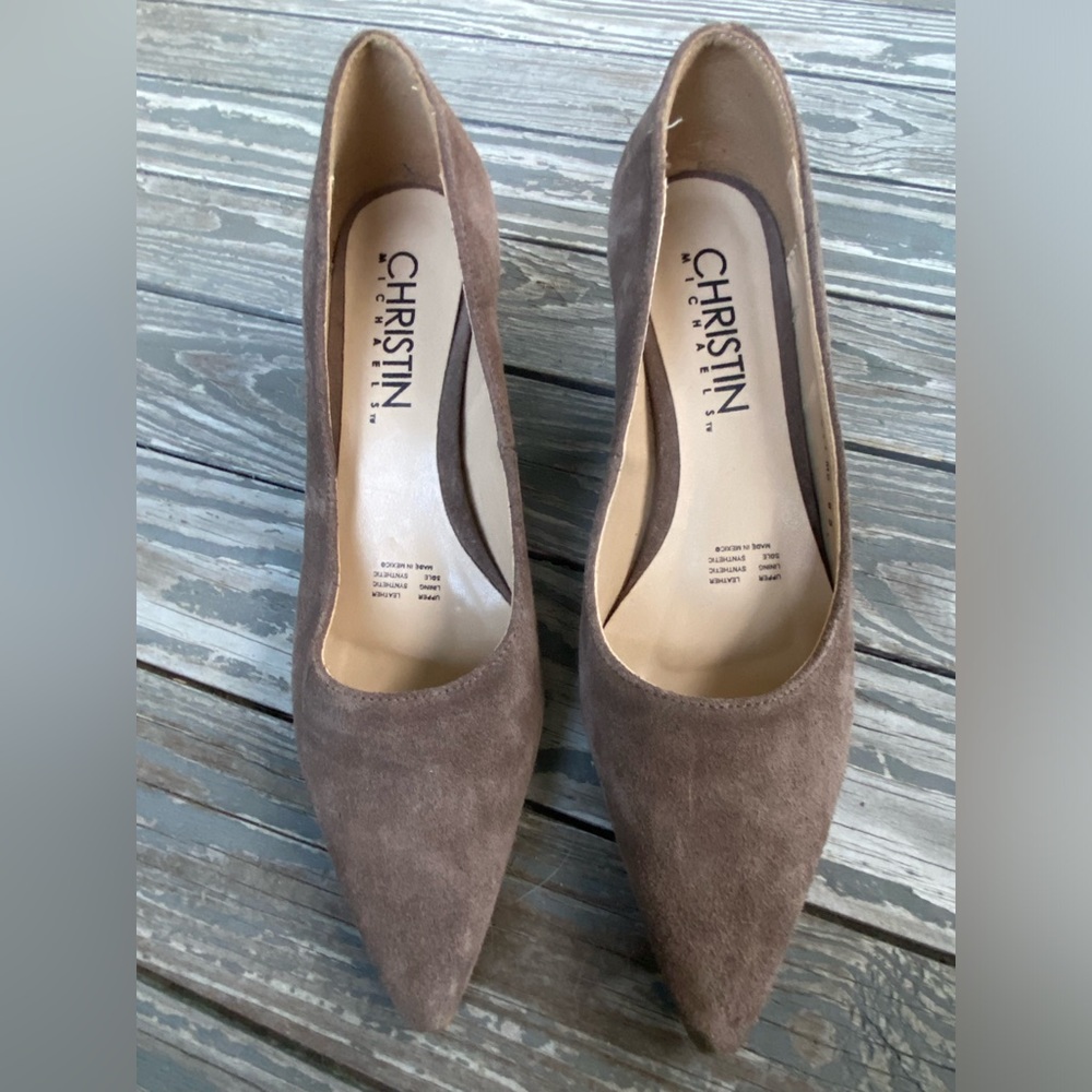 Christin Michaels brown suede heels size 7 1/2